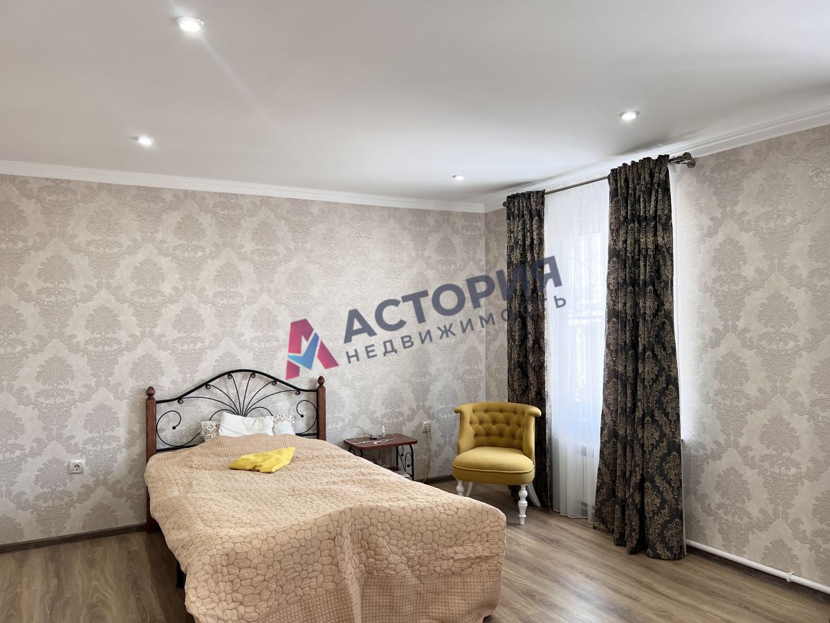 Октябрьский, 260 кв.м., 9 сот