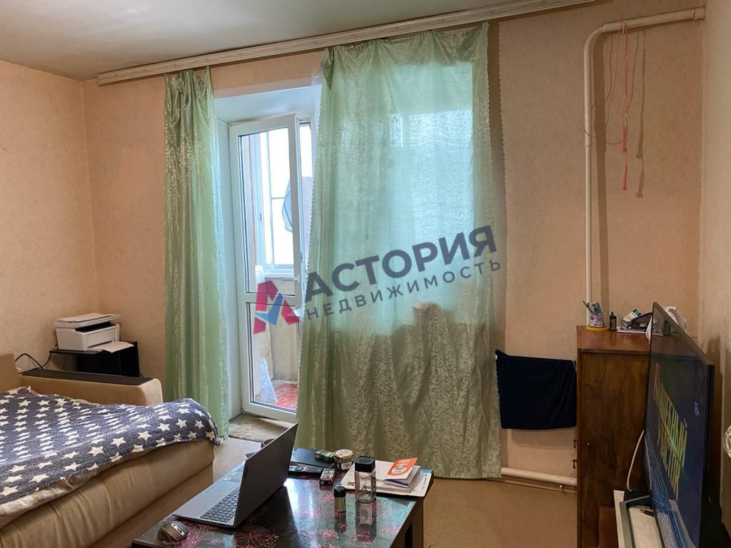 Октябрьская ул 250к1, 1к, 4/6