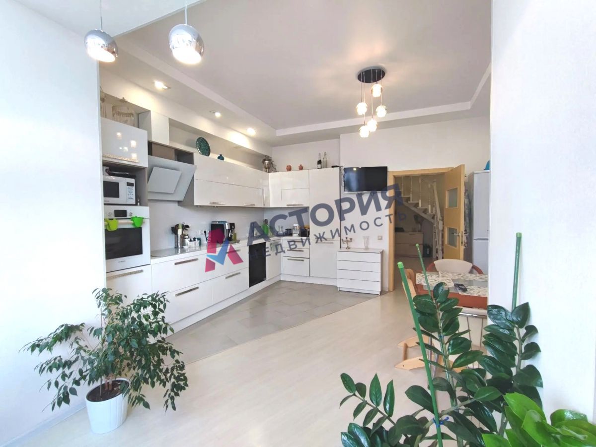 Седова ул 12В, 3к, 6/9