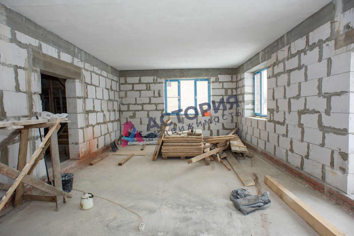 д.Медвенка, 215 кв.м., 10 сот