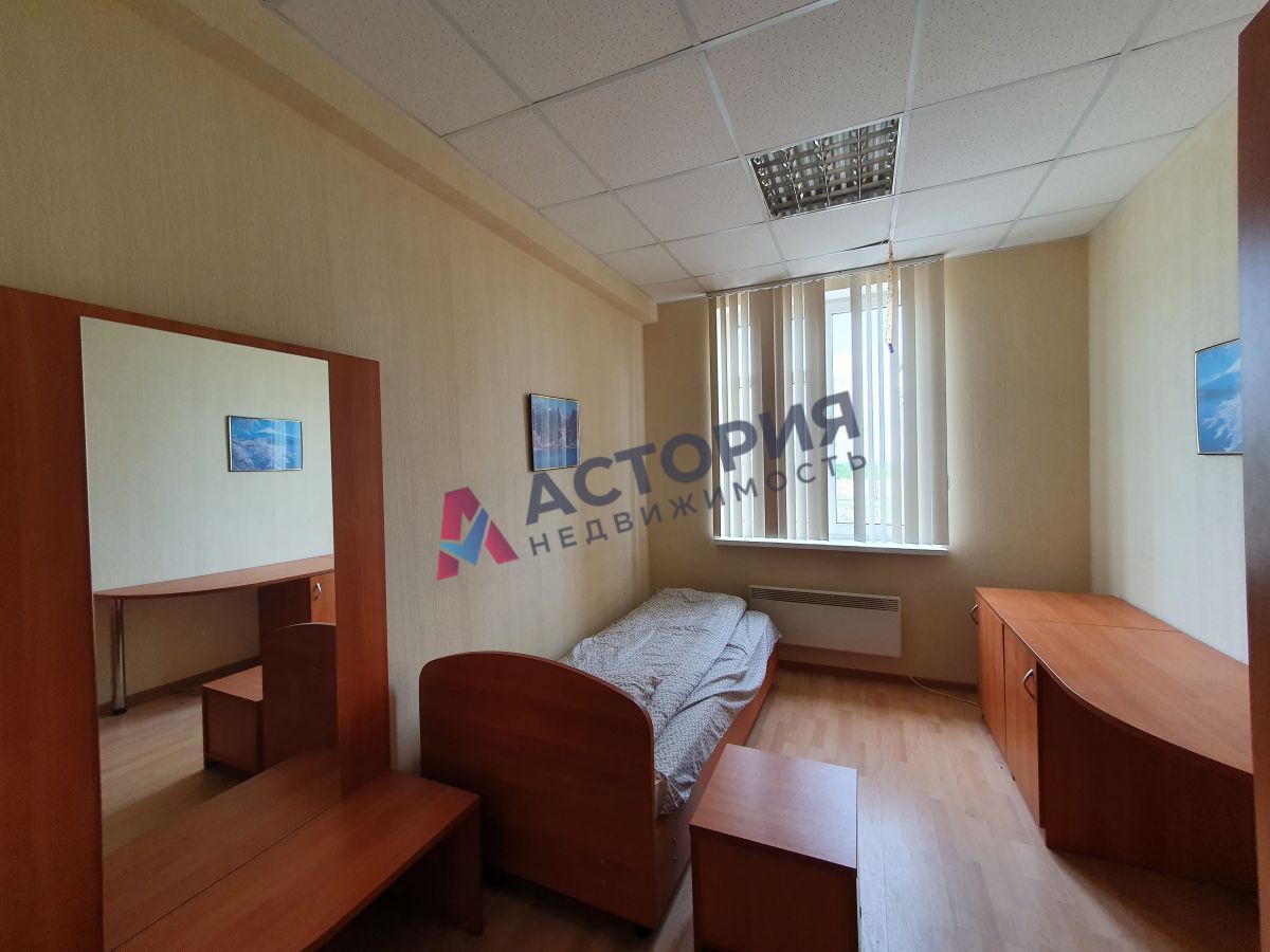 Советская ул 2, 6358.00 кв.м.