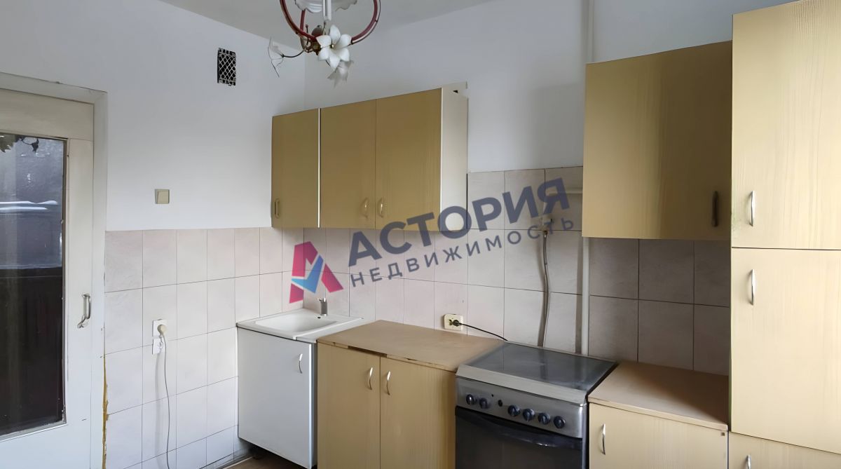 Октябрьская ул 93, 4к, 3/9