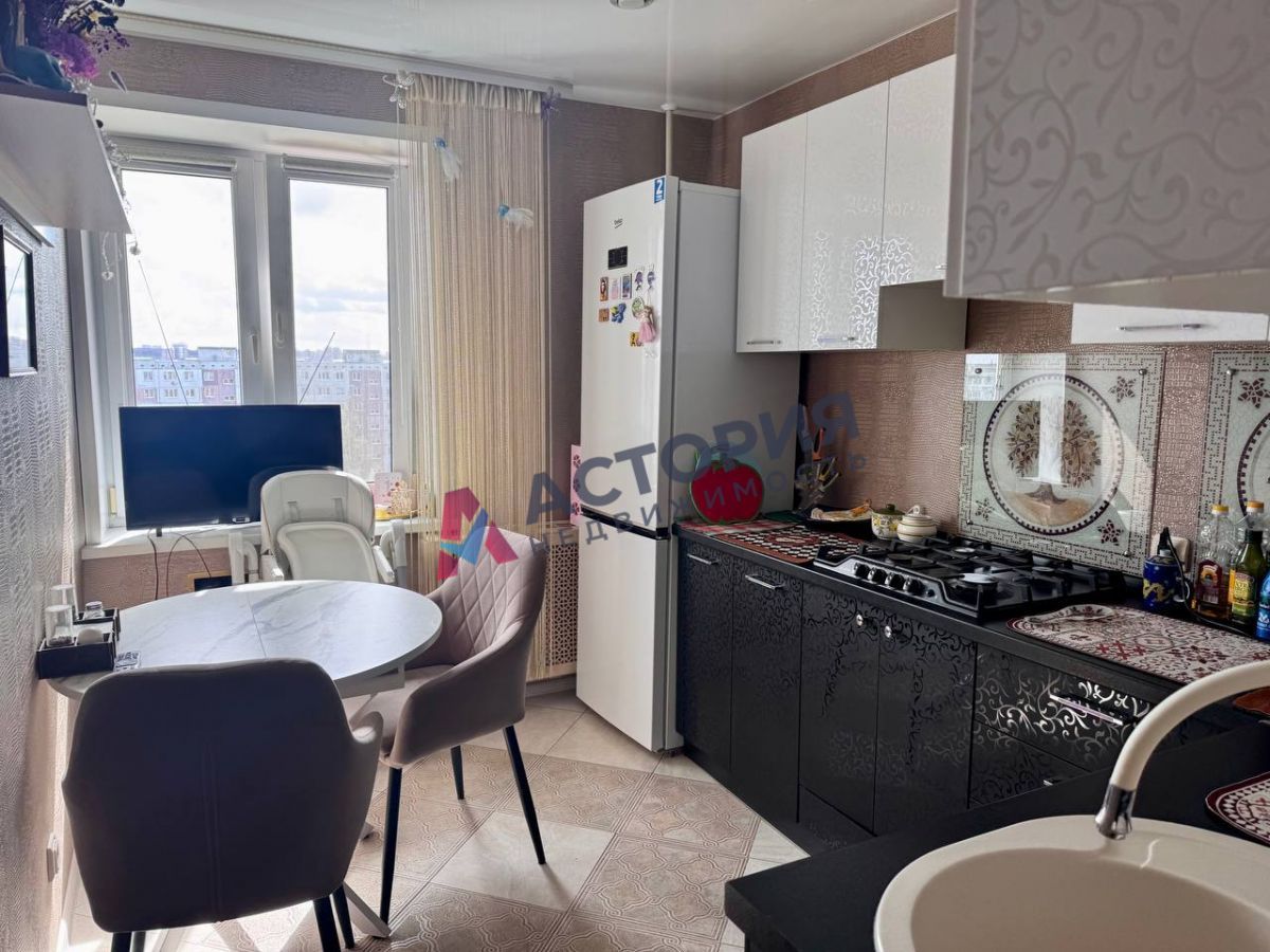 М.Горького ул 14, 1к, 9/9