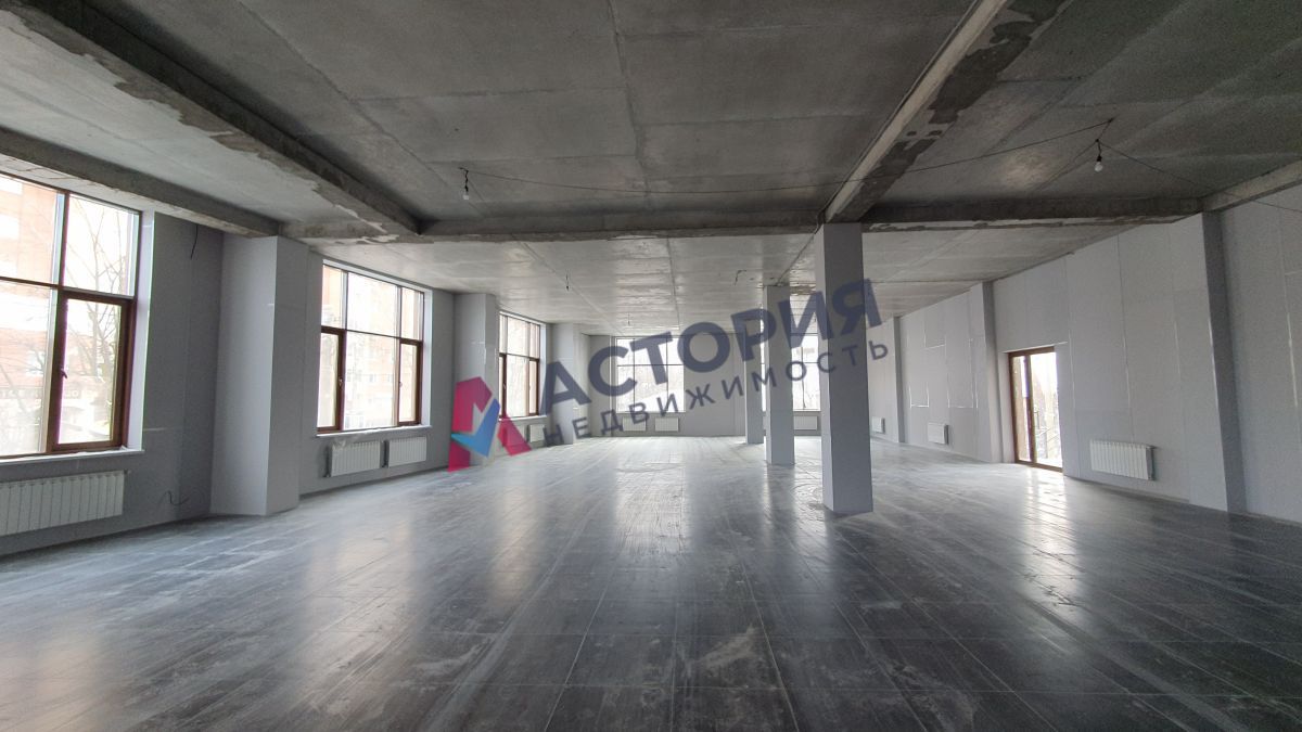 Демонстрации ул 135, 835.00 кв.м.