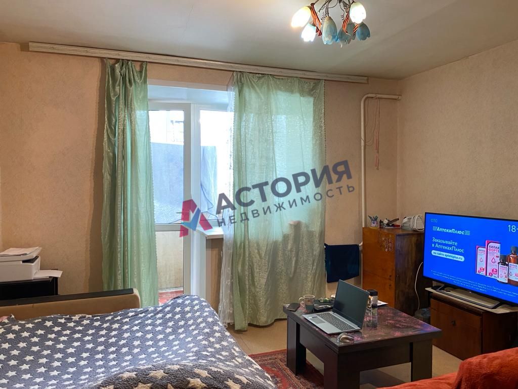Октябрьская ул 250к1, 1к, 4/6