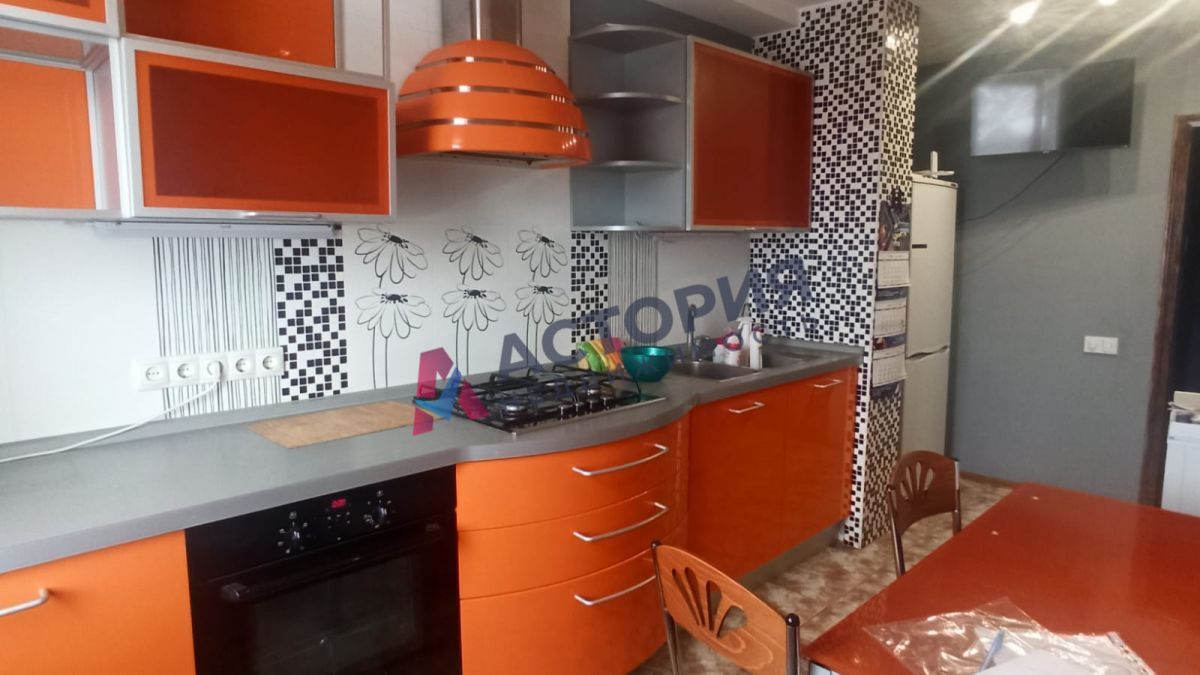 Комарова ул 49а, 3к, 7/10