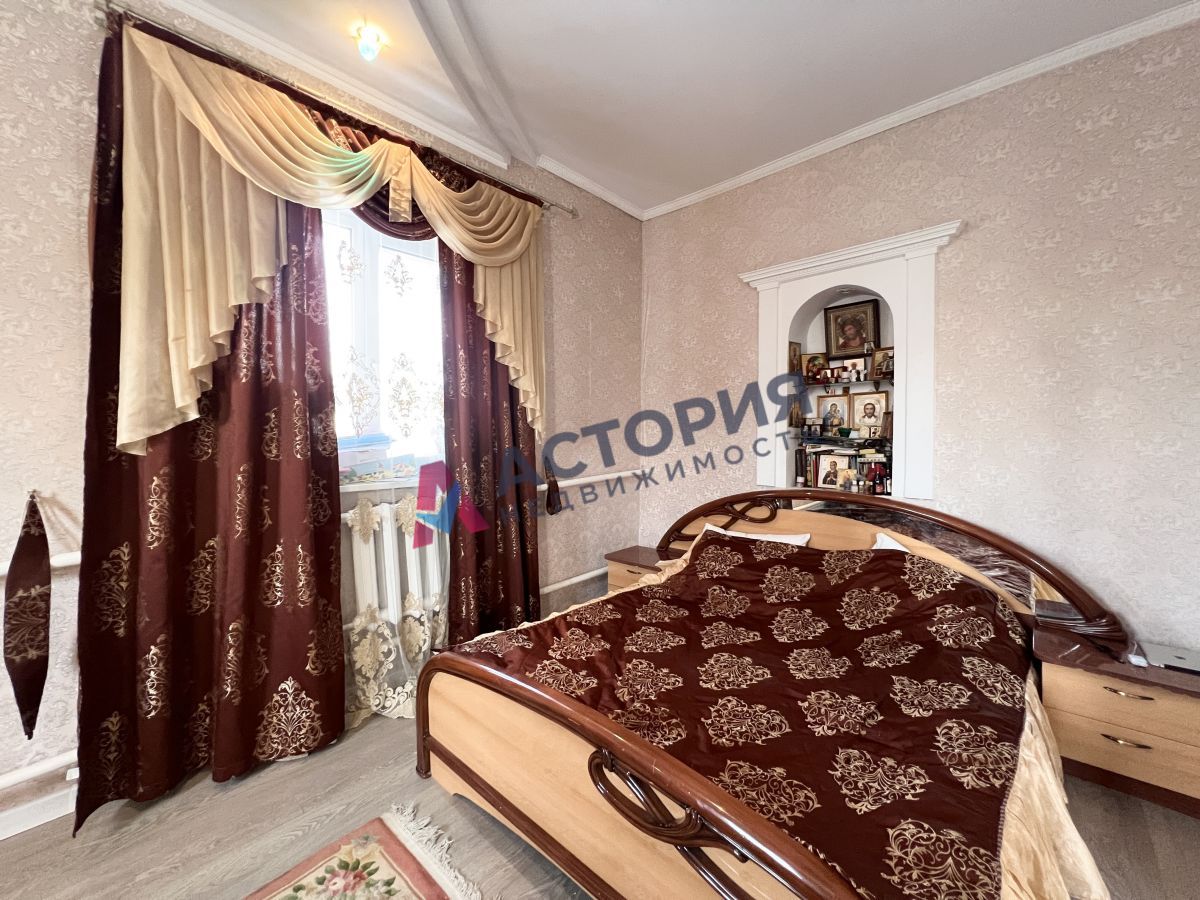 Октябрьский, 260 кв.м., 9 сот