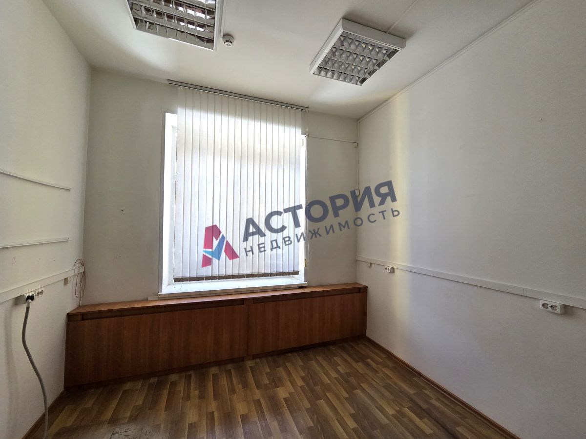 Демонстрации ул 2, 295.00 кв.м.