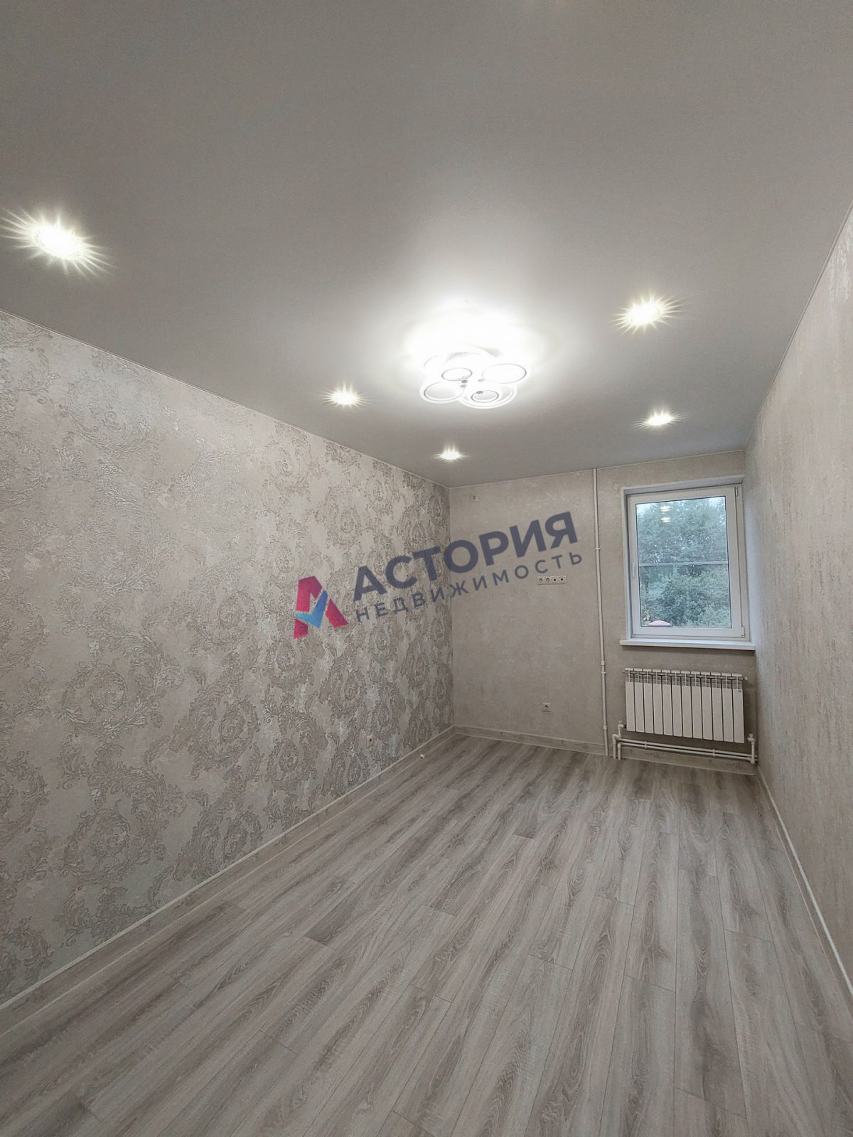 Комсомольский, 270 кв.м., 12 сот