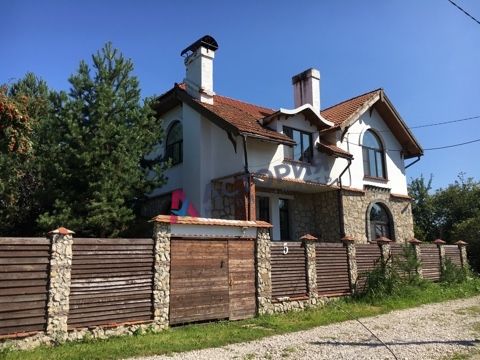 п.Первомайский, 270 кв.м., 13 сот