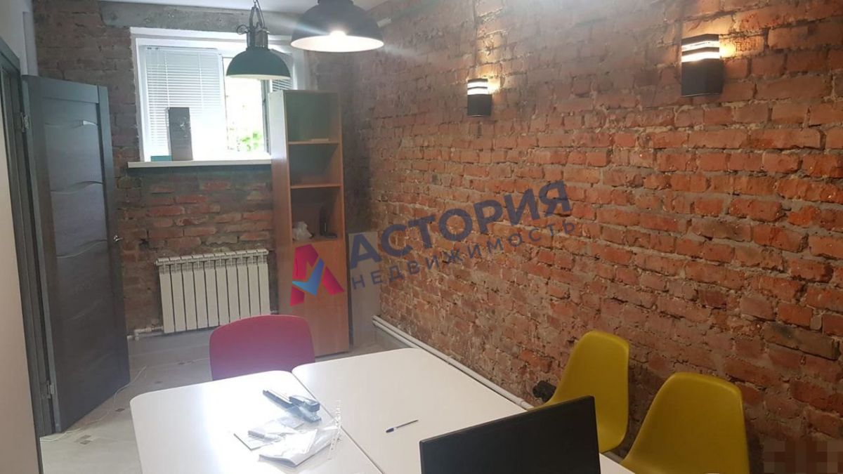 М.Тореза ул 3, 75.00 кв.м.