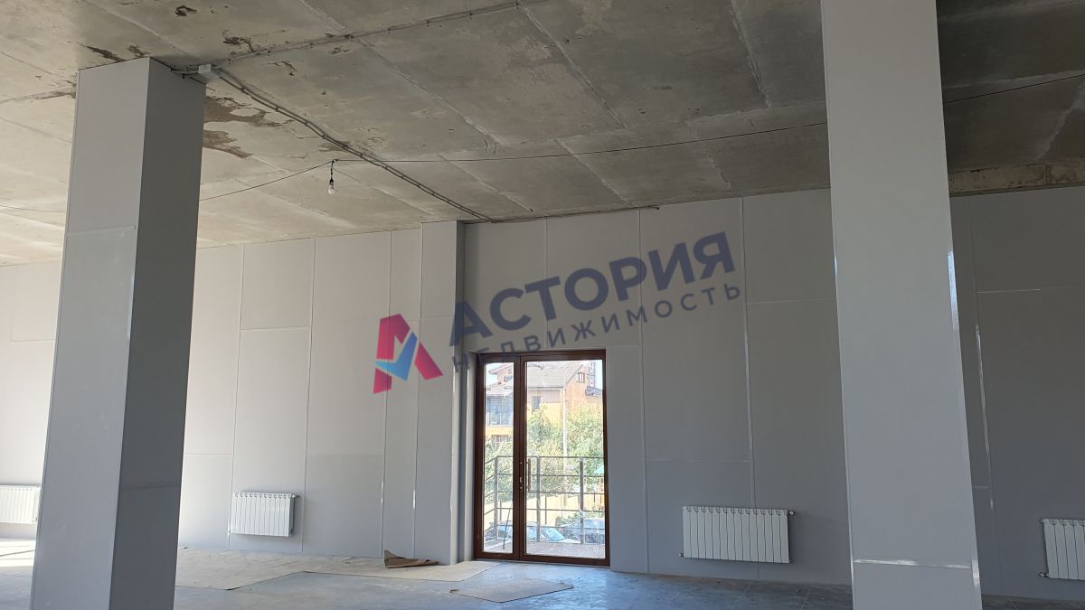 Демонстрации ул 135, 400.00 кв.м.