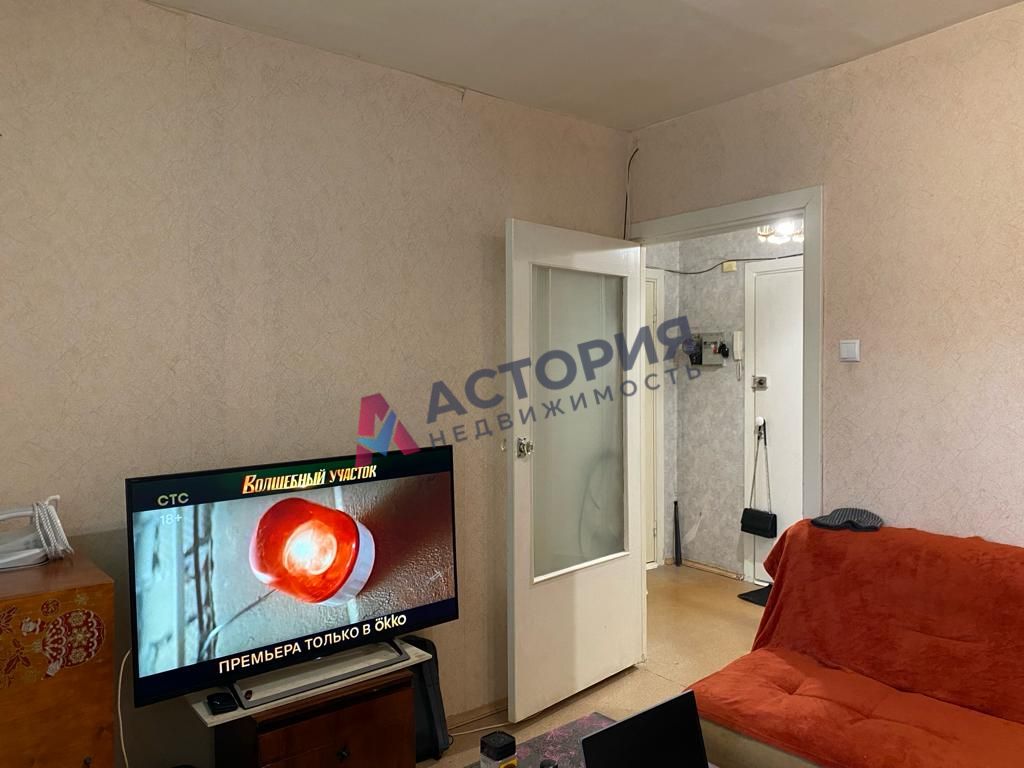 Октябрьская ул 250к1, 1к, 4/6