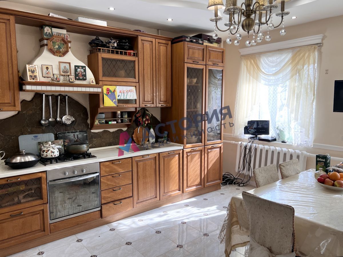 Октябрьский, 260 кв.м., 9 сот