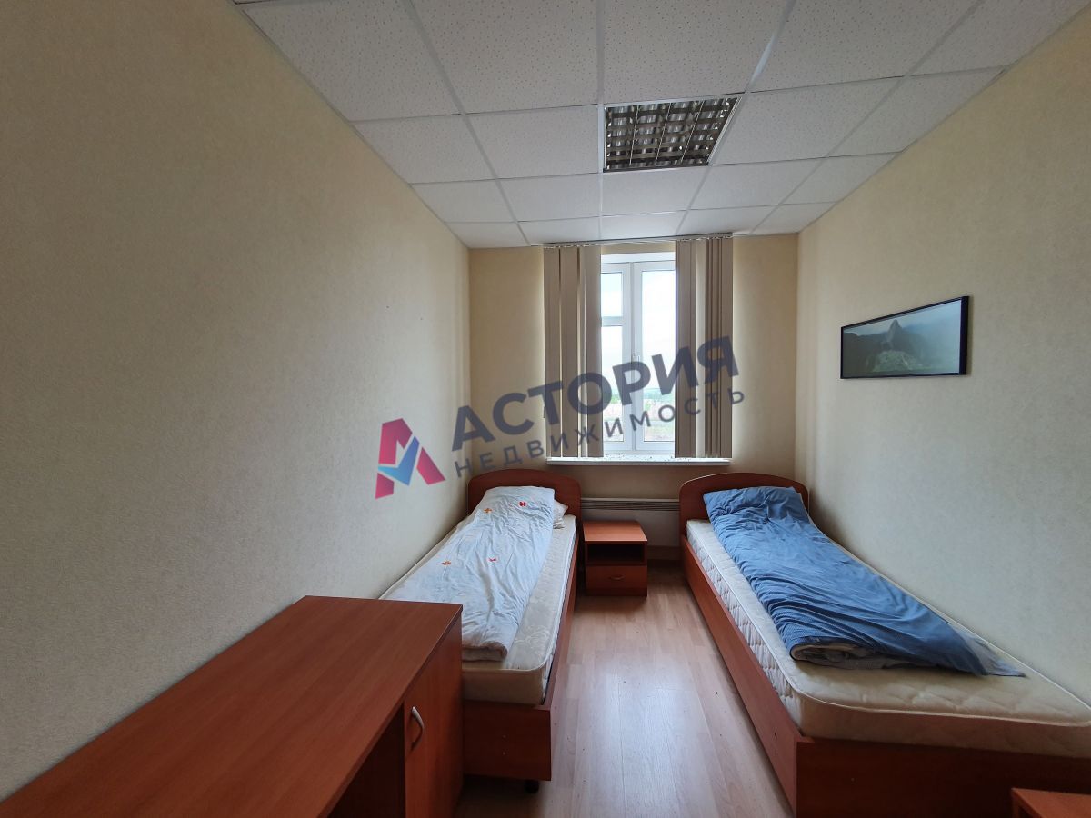 Советская ул 2, 6358.00 кв.м.