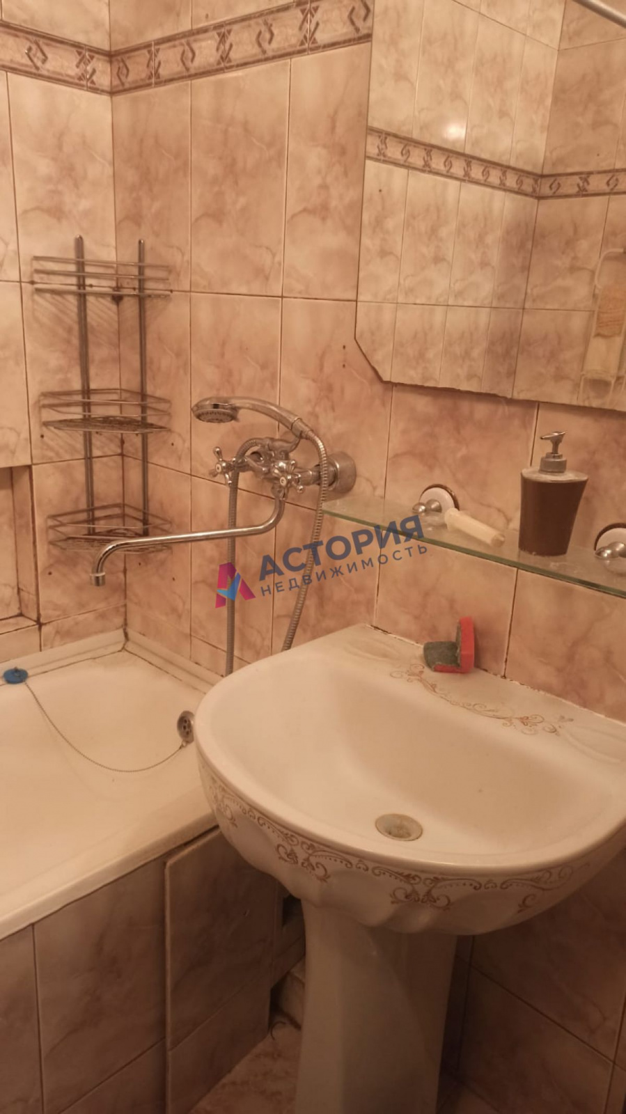 Комарова ул 49а, 3к, 7/10