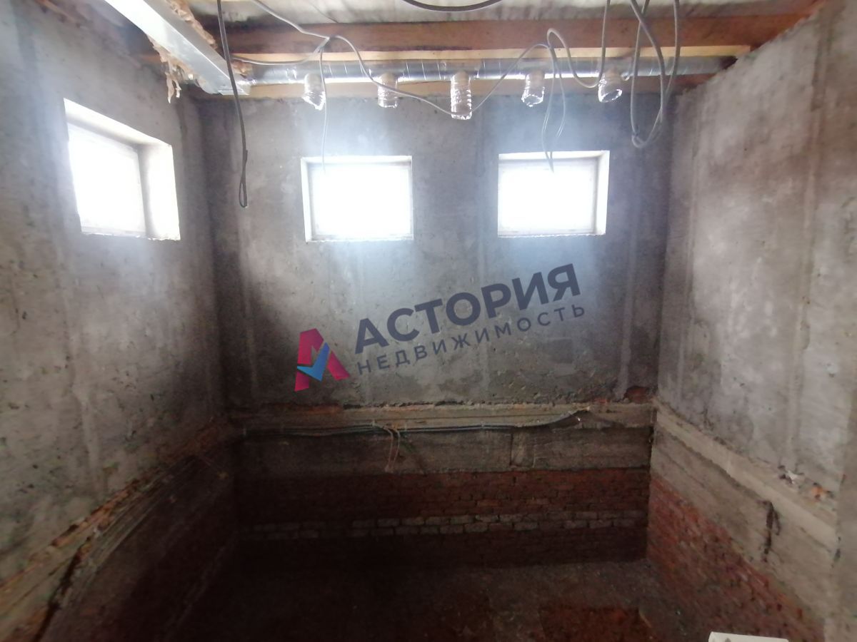 Патронная ул 42, 489.80 кв.м.